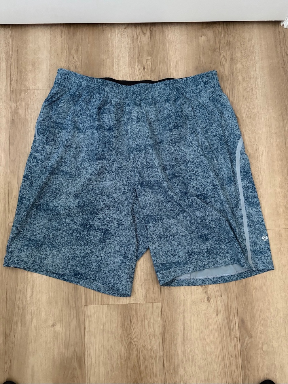 lululemon athletica Men’s Navy Heathered Athletic Shorts